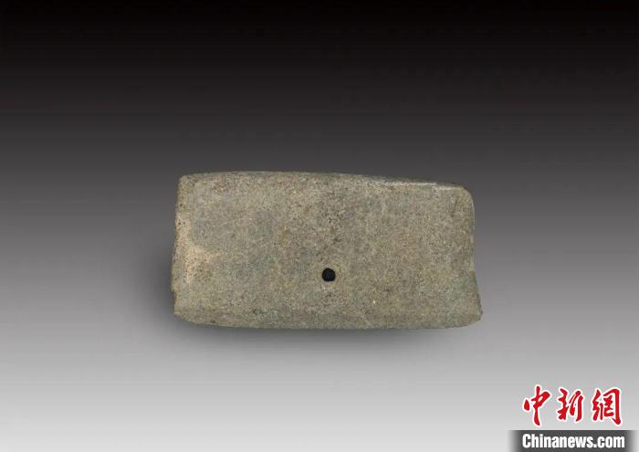 在該遺址發(fā)現(xiàn)的石刀?！∩轿魇】脊叛芯吭汗﹫D