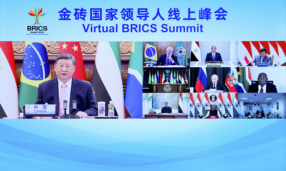 9月8日晚,國家主席習(xí)近平出席金磚國家領(lǐng)導(dǎo)人線上峰會(huì),并發(fā)表題為《團(tuán)結(jié)合作?砥礪前行》的重要講話。新華社記者 劉彬 攝 9月8日晚,國家主席習(xí)近平出席金磚國家領(lǐng)導(dǎo)人線上峰會(huì),并發(fā)表題為《團(tuán)結(jié)合作?砥礪前行》的重要講話。新華社記者 劉彬 攝