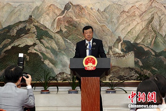 圖為中國駐英國大使劉曉明。 <a target='_blank'  _fcksavedurl='http://www.chinanews.com/'></table>中新社</a>記者 周兆軍 攝